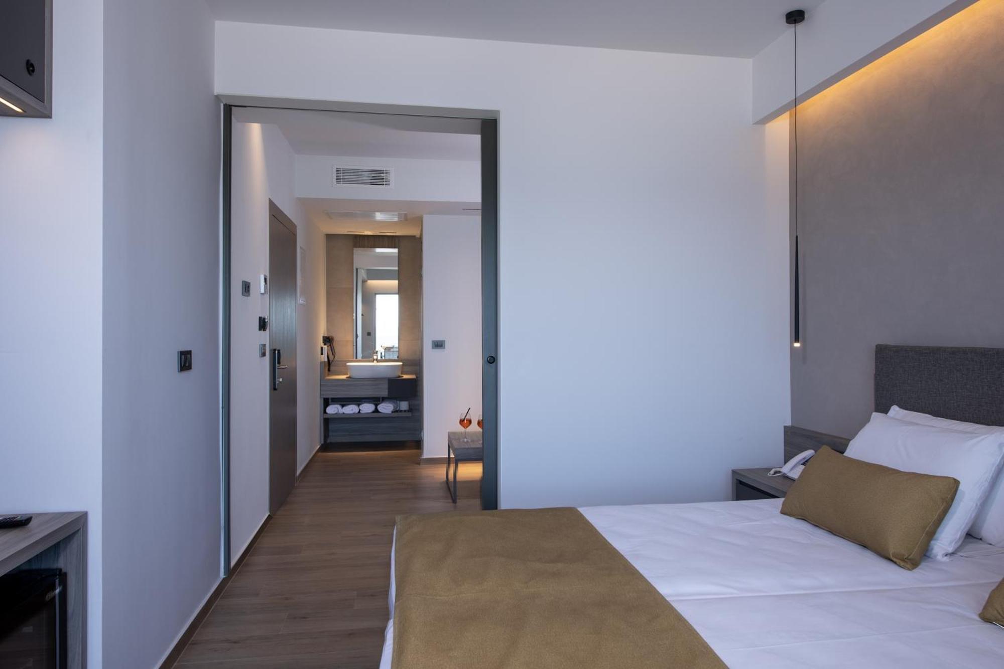 Creta Palm & 4*